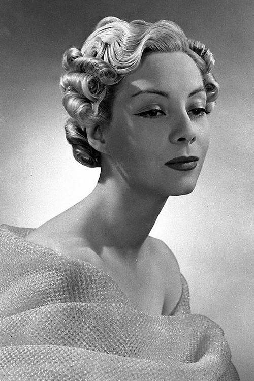 Helen Bennett as Ruth Halliday