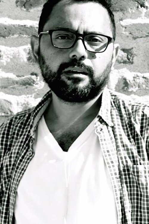 João Fábio Cabral as Tratorista