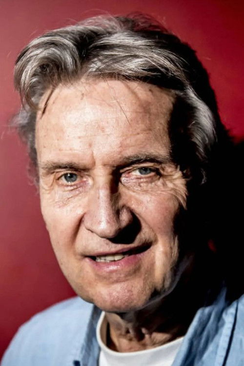 Jørgen de Mylius as Pasbetjent