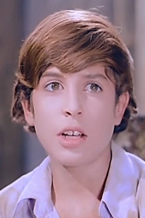 أسامة منيب as أسامة - طفل
