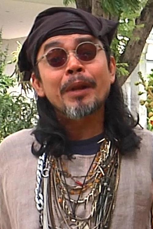 Supachai Girdsuwan as Uncle Um