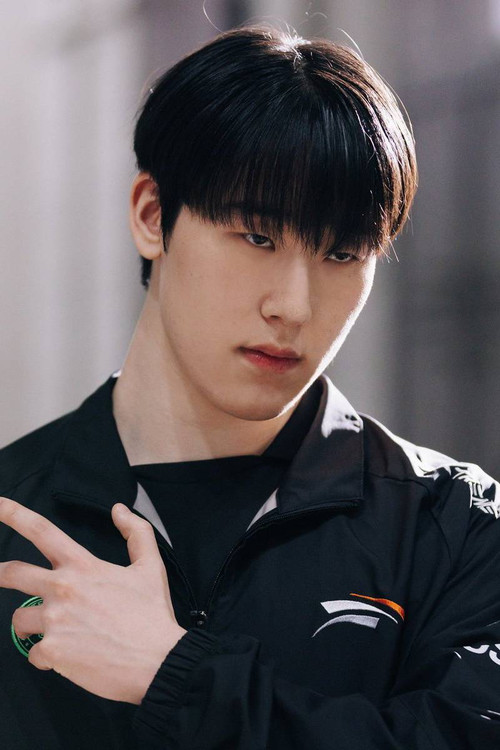 Kim Geon-woo as Self