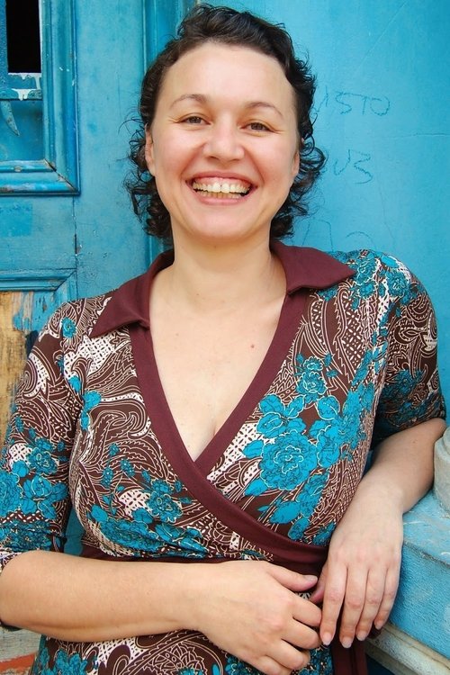 Kelzy Ecard as Enfermeira Bianca