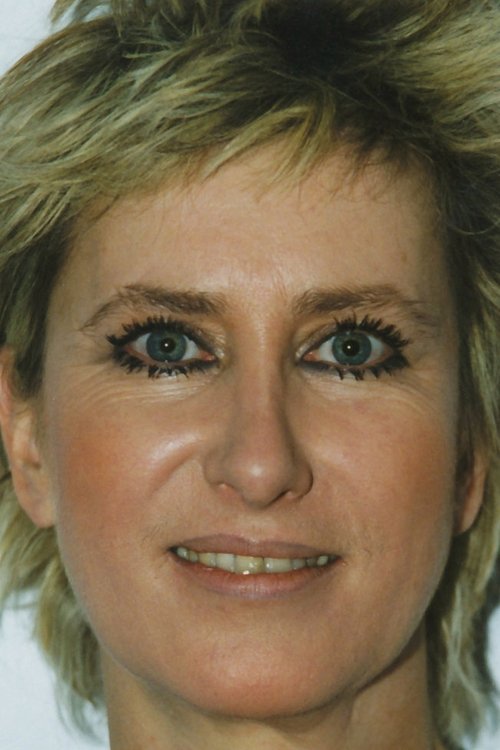 Beatrice Richter as Luise