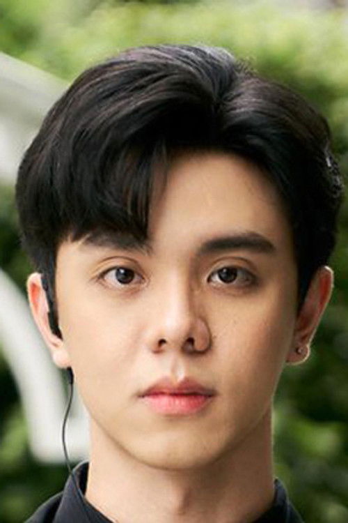 Sakdipath Agrasuta as Tang