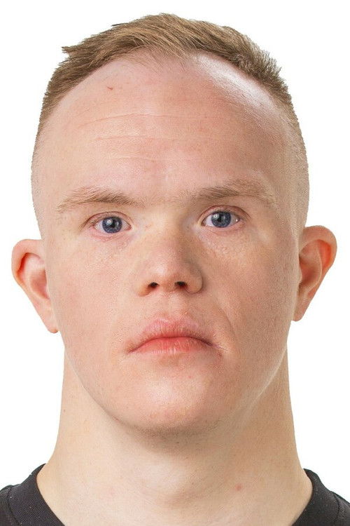 Anton Sankevich as Саша