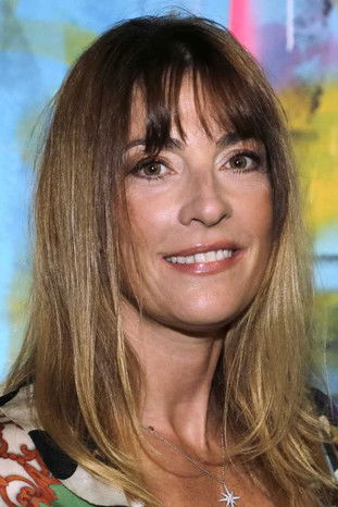 Ève Angeli as Mary Bybowl