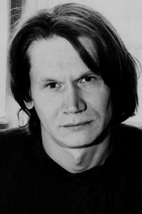 Yevgeni Belonogov as Vadim Voinov