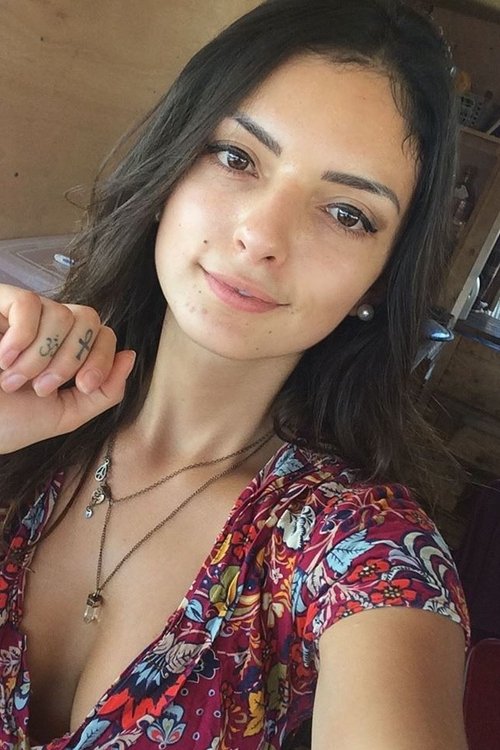 Jordana Prado as Gilda