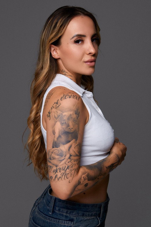 Myriam Barrionuevo as Isabel