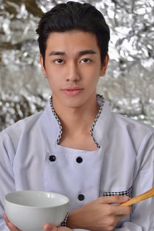 Josh Brillantes as Khel Alvarez