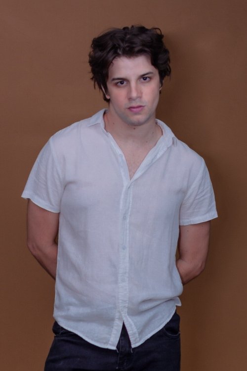 Sávio Dorothéio as Bruce