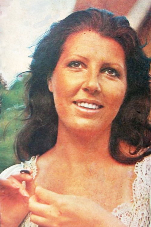 Julia Elena Dávalos as 