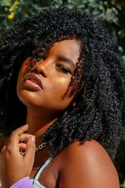 Yasmin Londuik as Nanda