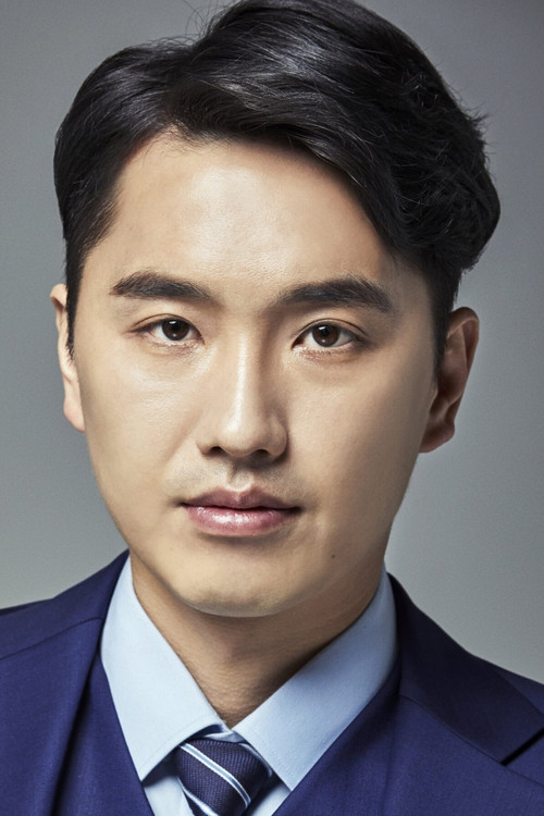 Moon Jung-woong as Hospital Police