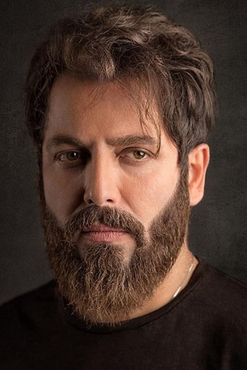 Amir Reza Delavari as Sirvan