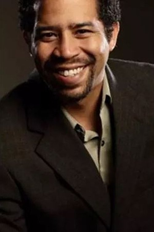 Norman Santiago as Agente Matías