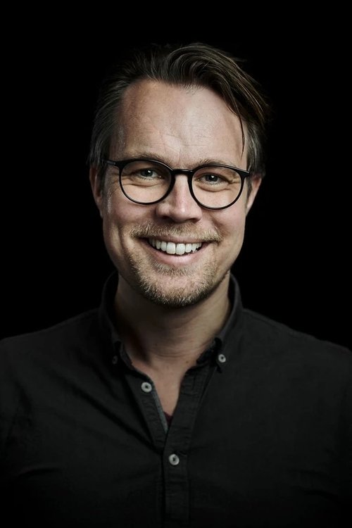 Jesper Dupont as Jonas