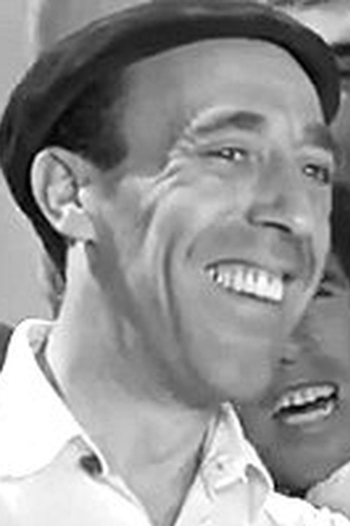 Goyo Lebrero as Taxista