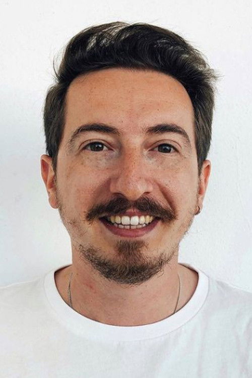 Ceyhun Yağmurlar as Polis