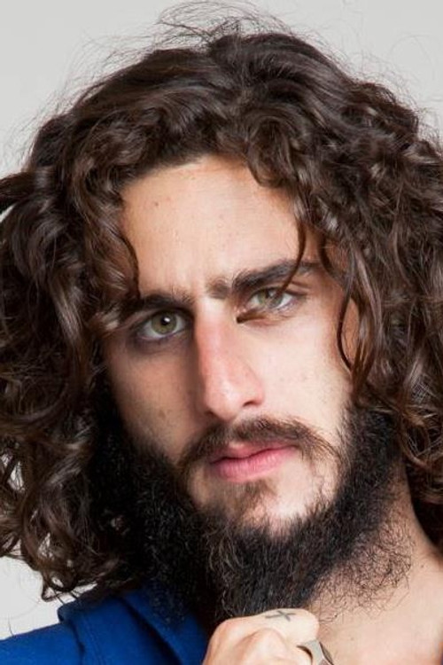 Bernardo Mendes as Alan