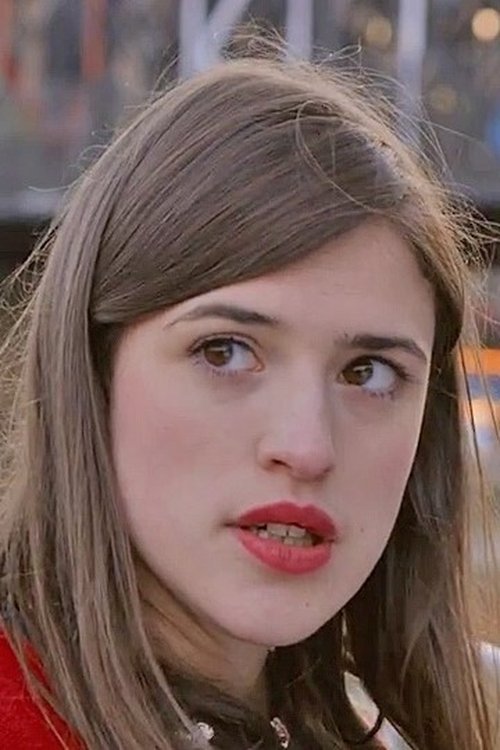 Adèle Csech as Léa