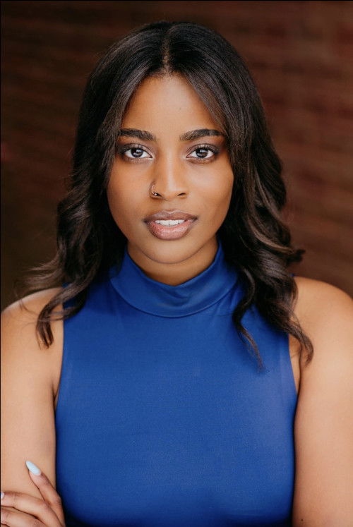 Logan Wallace as Amy