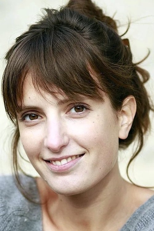 Noémie Landreau as Baby-sitter 2