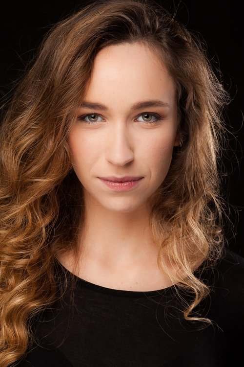 Edurne Azkarate as Irati