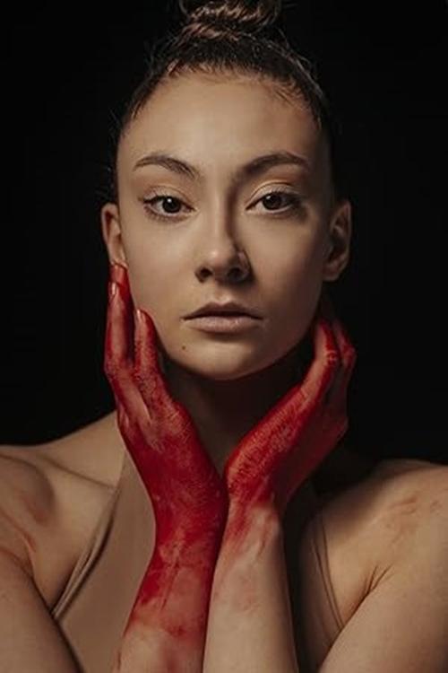 Aleksandra Dragova as The Girl (Sarah)