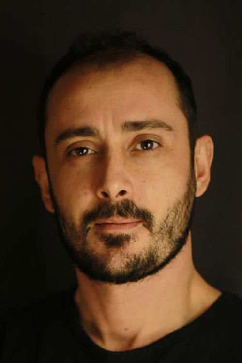 Caner Arıkan as Ümit