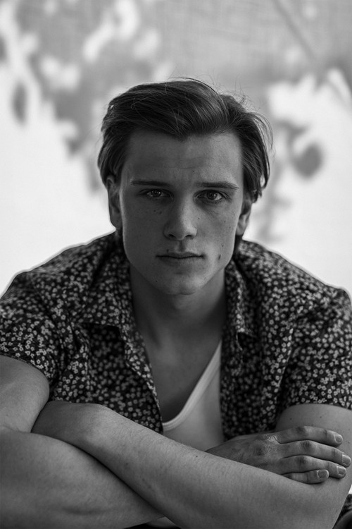 Gedeon Holtkämper as Dritte Dunkle Gestalt