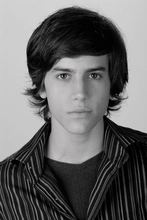 Escher Holloway as Young Dusty