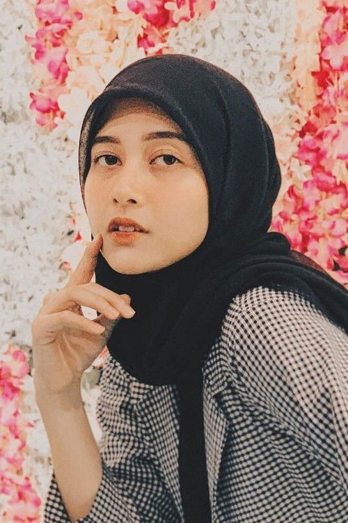 Faradilla Bunga as Boss