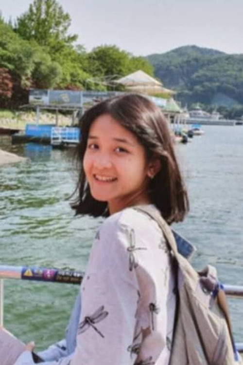 Safina Talitha as Helen