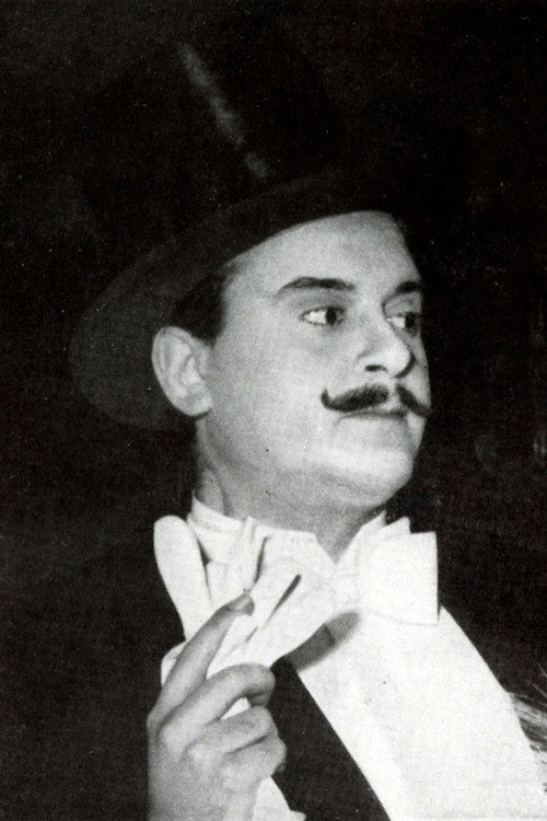 Carlo Sposito as Don Evaristo