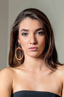 Sofina Lazaraki as Ζωή Καλλέργη