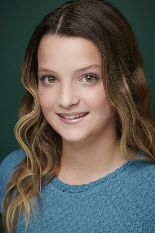 Sophia Fabris as Little Girl