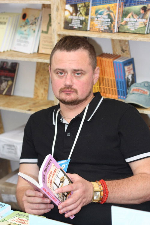 Andriy Kokotukha as self