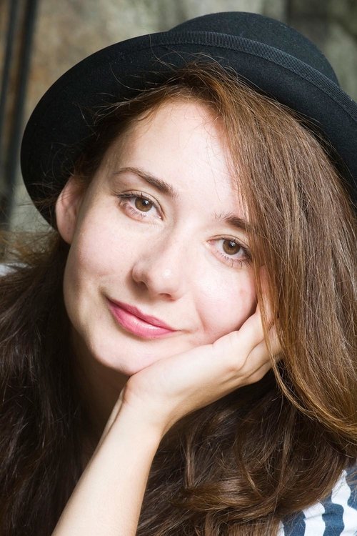 Zuzana Konečná as Lenka