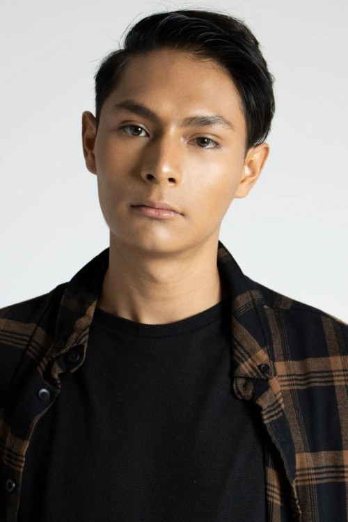 Ivan Vázquez as Atracador / Operador 'The New Future'