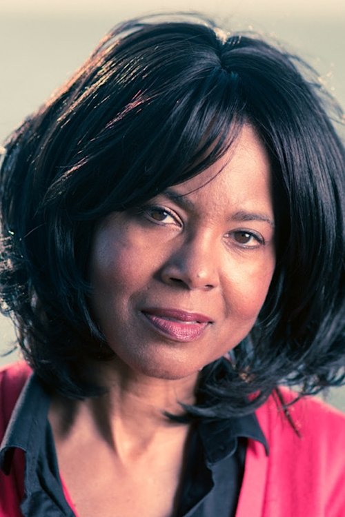 Daphne O'Neal as Aunt Bev