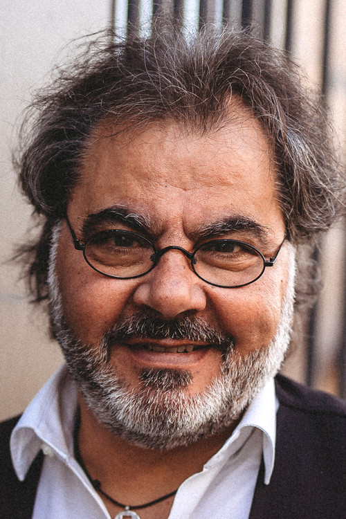 Antonio Putignano as Luccas Vater