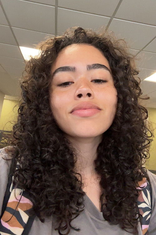 Aliza Morai Vazquez-Ramos as Aliza