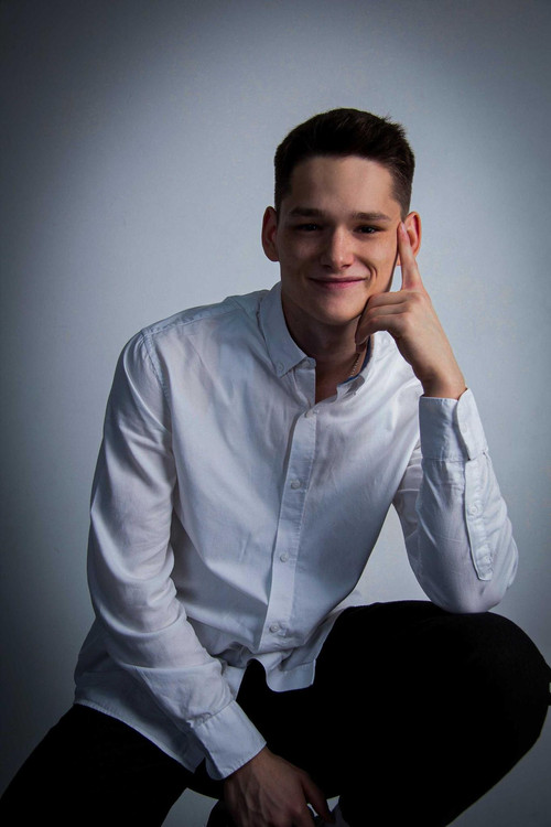 Valeriy Kozlov as Никита