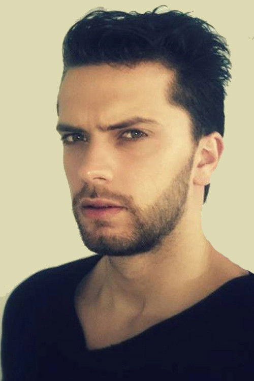 Feyyaz Gümüş as Hakan