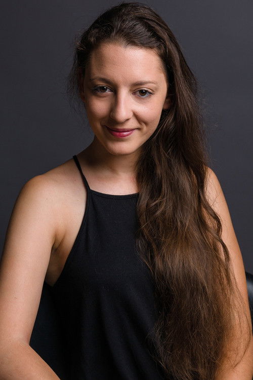 Lídia Muñoz as Antónia