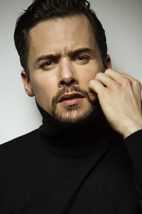 Roger Berruezo as Agutzil