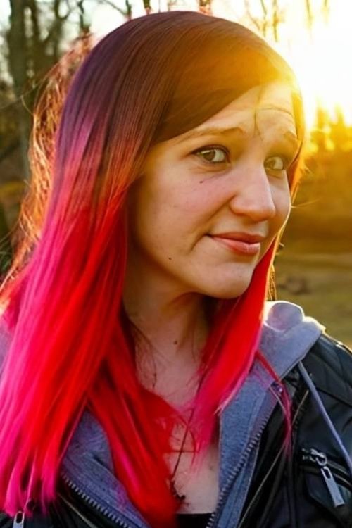 Kayla Browne as Kayla