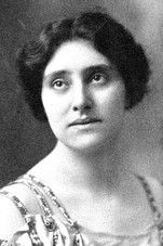 Hedwiga Reicher as De Segroff's Associate (uncredited)